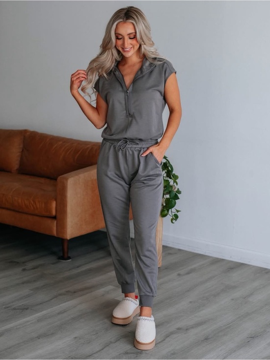 Wishlist Pants - Wishlist Short-Sleeve Zip Front Jogger Jumpsuit - Gray